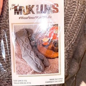 NWT Muk Luks house slippers